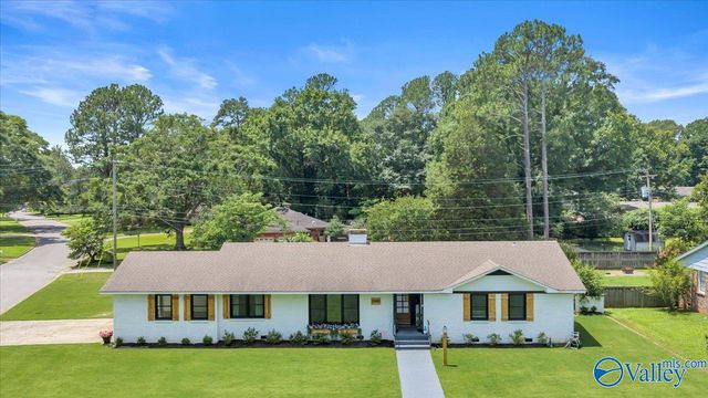 2305 Pennylane SE, Decatur, AL 35601