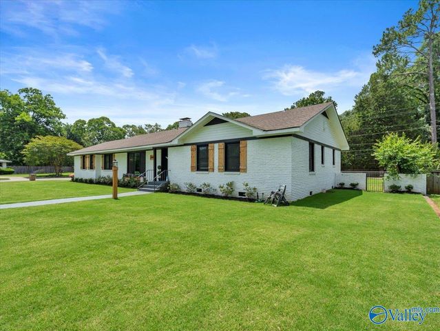 2305 Pennylane SE, Decatur, AL 35601