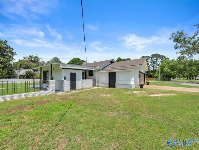2305 Pennylane SE, Decatur, AL 35601