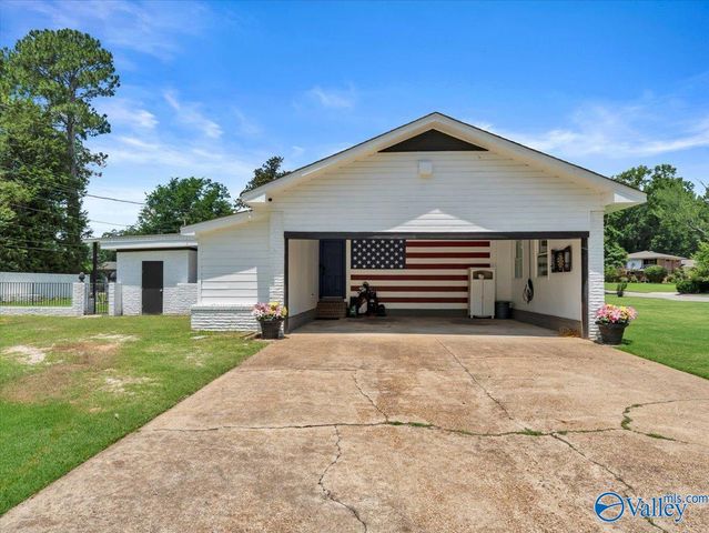 2305 Pennylane SE, Decatur, AL 35601