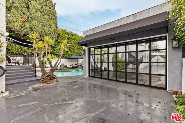 1280 S Redondo Boulevard, Los Angeles, CA 90019