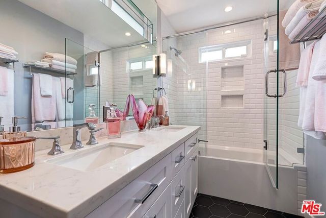 1280 S Redondo Boulevard, Los Angeles, CA 90019