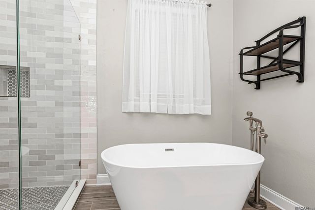 2043 False River Dr, New Roads, LA 70760