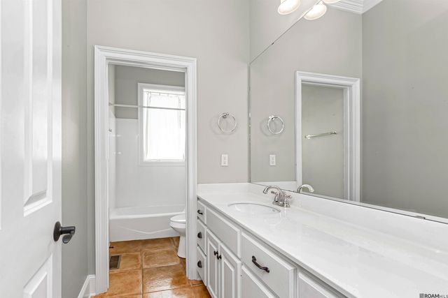 2043 False River Dr, New Roads, LA 70760