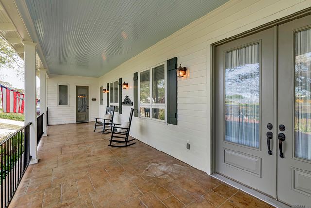 2043 False River Dr, New Roads, LA 70760