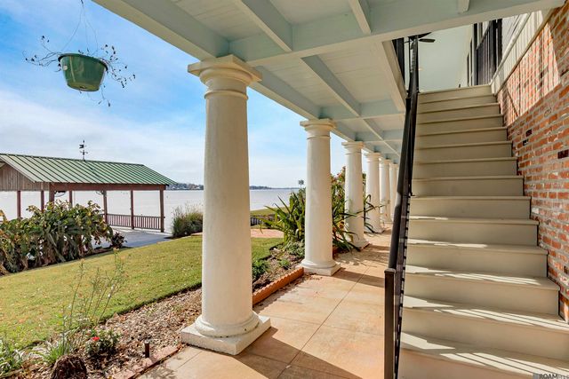 2043 False River Dr, New Roads, LA 70760