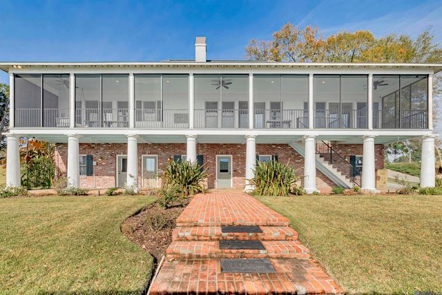 2043 False River Dr, New Roads, LA 70760