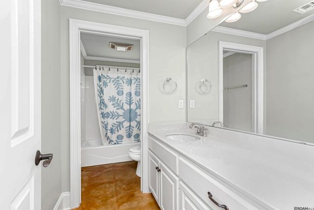 2043 False River Dr, New Roads, LA 70760