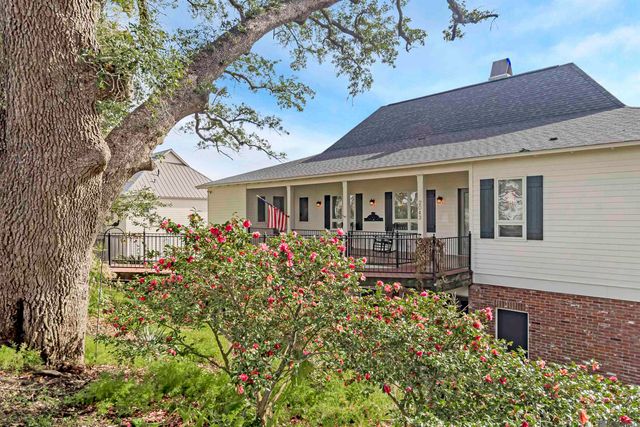 2043 False River Dr, New Roads, LA 70760