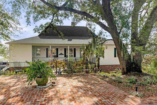 2043 False River Dr, New Roads, LA 70760