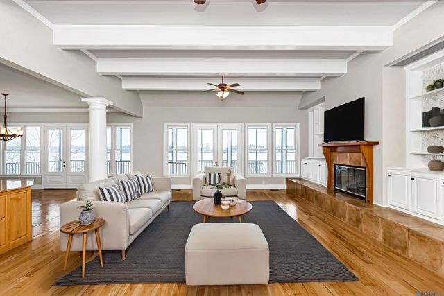 2043 False River Dr, New Roads, LA 70760