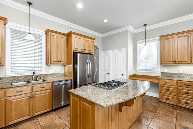 2043 False River Dr, New Roads, LA 70760