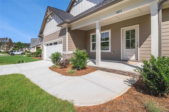 301 Retreat Way, Carrollton, GA 30116