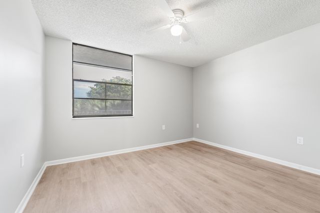 3636 Whitehall Drive 402, West Palm Beach, FL 33401