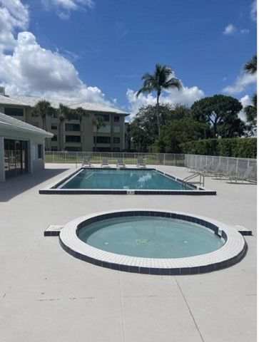 3636 Whitehall Drive 402, West Palm Beach, FL 33401