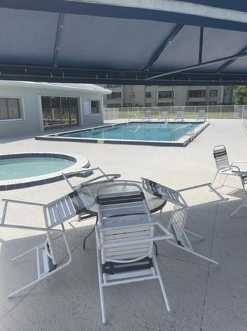 3636 Whitehall Drive 402, West Palm Beach, FL 33401