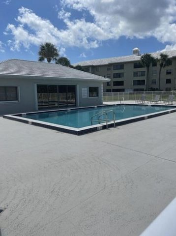 3636 Whitehall Drive 402, West Palm Beach, FL 33401