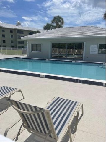 3636 Whitehall Drive 402, West Palm Beach, FL 33401