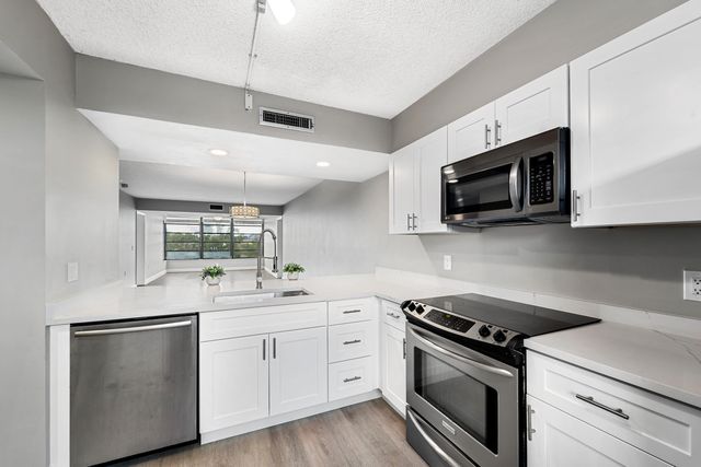 3636 Whitehall Drive 402, West Palm Beach, FL 33401