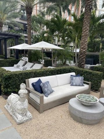 3636 Whitehall Drive 402, West Palm Beach, FL 33401