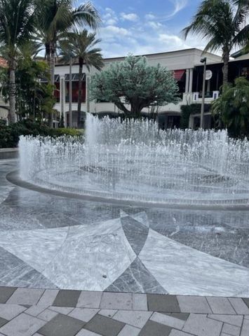 3636 Whitehall Drive 402, West Palm Beach, FL 33401