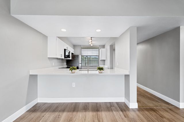 3636 Whitehall Drive 402, West Palm Beach, FL 33401