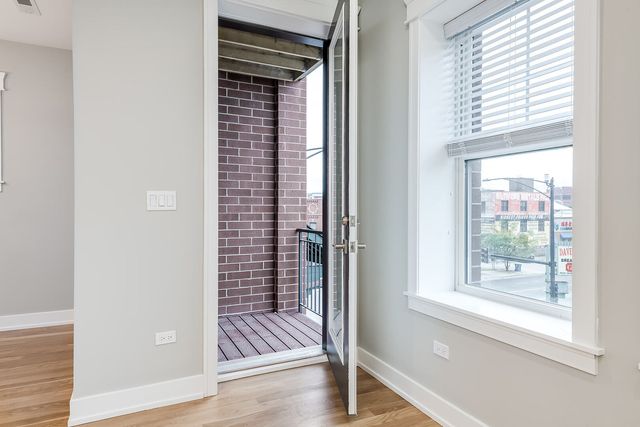 2145 S Halsted Street 4S, Chicago, IL 60608