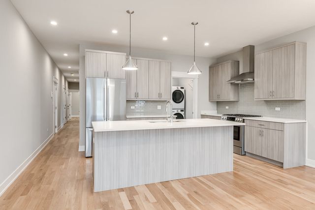 2145 S Halsted Street 4S, Chicago, IL 60608