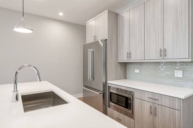 2145 S Halsted Street 4S, Chicago, IL 60608