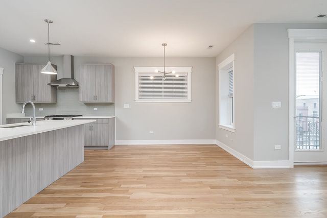 2145 S Halsted Street 4S, Chicago, IL 60608