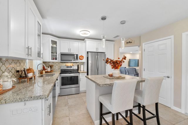 10961 NW 12th Drive, Plantation, FL 33322