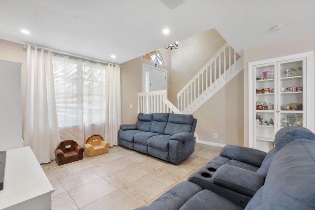 10961 NW 12th Drive, Plantation, FL 33322