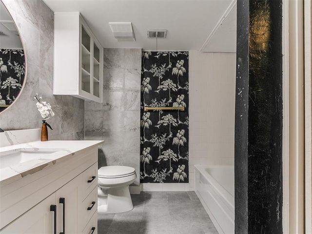 6100 N Brookline Avenue 20, Oklahoma City, OK 73112