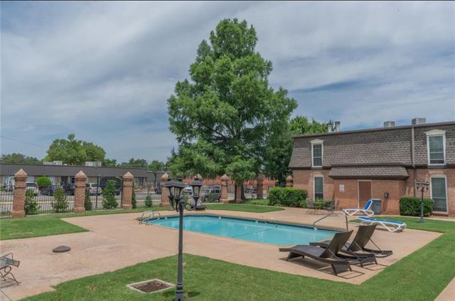 6100 N Brookline Avenue 20, Oklahoma City, OK 73112