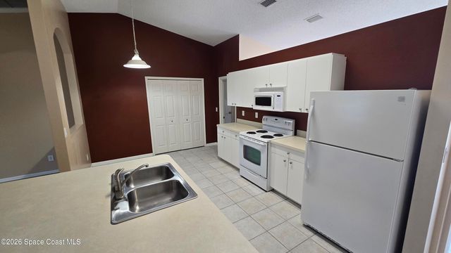 210 Meehan Avenue NW, Palm Bay, FL 32907
