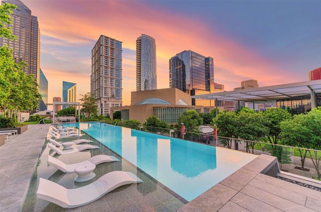 1747 Leonard Street 2002, Dallas, TX 75201