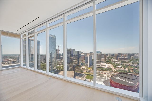 1747 Leonard Street 2002, Dallas, TX 75201
