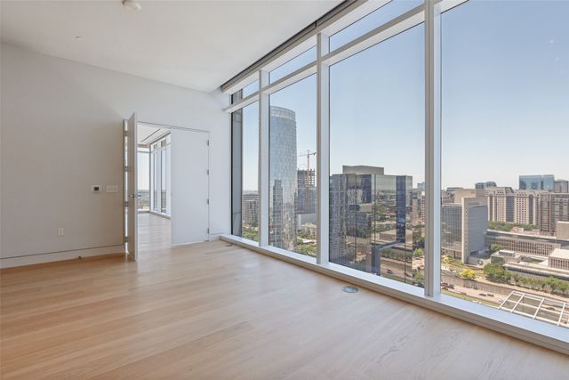 1747 Leonard Street 2002, Dallas, TX 75201