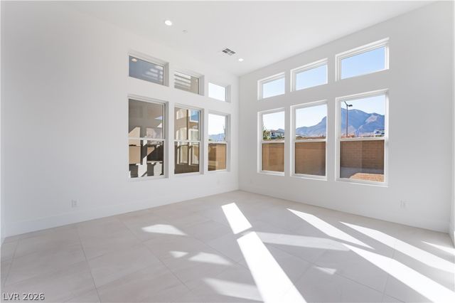 229 Grange Creek Lane, Las Vegas, NV 89138