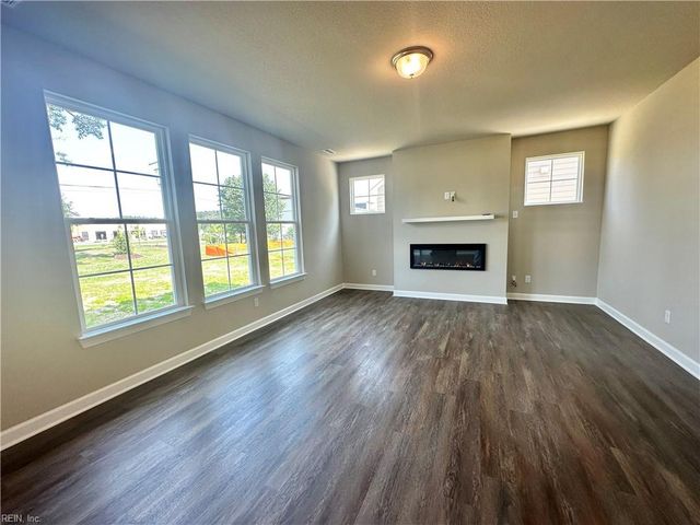 316 Station DR, Suffolk, VA 23434