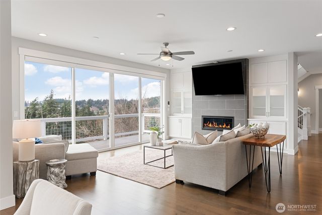 1225 34th St, Bellingham, WA 98229