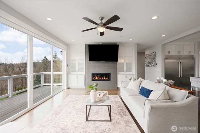 1225 34th St, Bellingham, WA 98229