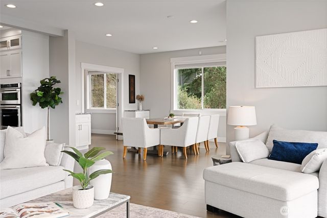 1225 34th St, Bellingham, WA 98229