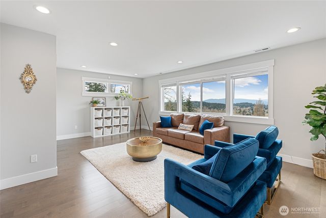 1225 34th St, Bellingham, WA 98229