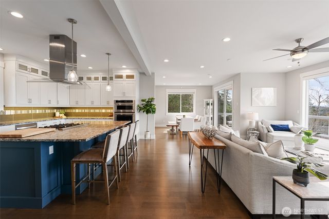 1225 34th St, Bellingham, WA 98229