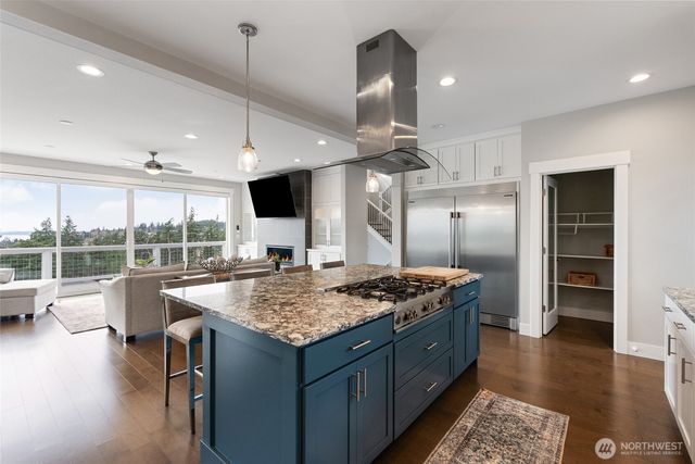 1225 34th St, Bellingham, WA 98229