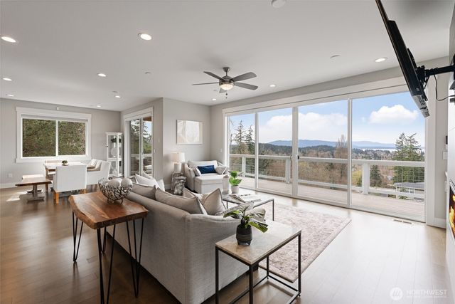 1225 34th St, Bellingham, WA 98229