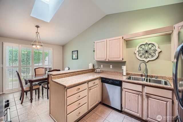 14 Lakewood Oaks Drive SW, Lakewood, WA 98499