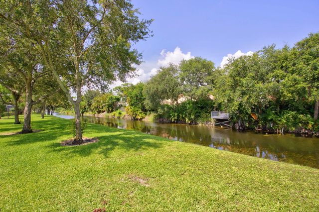 353 NW 36th Avenue, Deerfield Beach, FL 33442