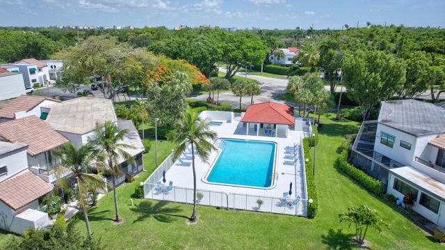 353 NW 36th Avenue, Deerfield Beach, FL 33442